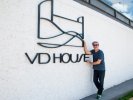 Victor Dzenk inaugura a VD House em Lagoa Santa