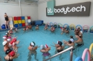 Bodytech realiza festival de natao infantil